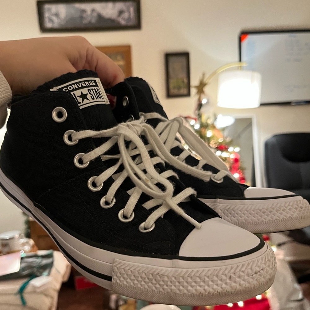 Converse Chuck Taylor All-Stars Women’s Madison Mid-Top Sneaker Size 8.5